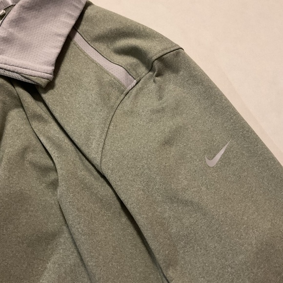 Nike Golf Tour Performance Dri-Fit Women’s Pullover Gray/Purlple - Picture 8 of 11